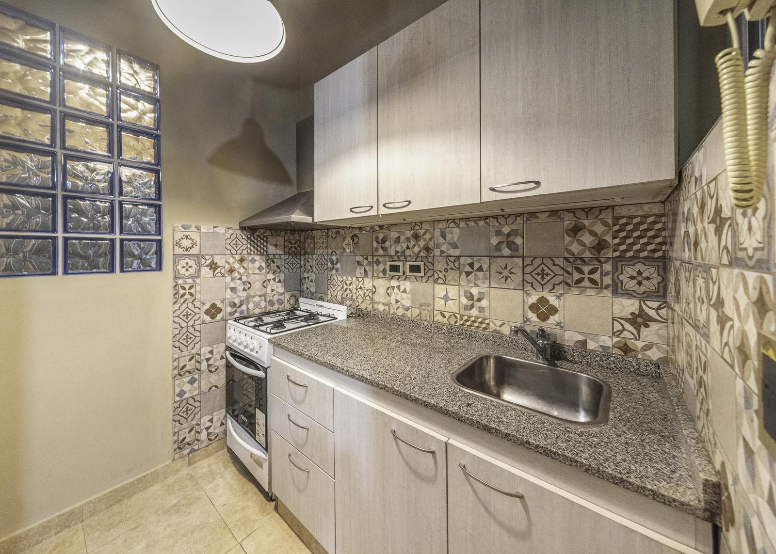 2-Room Apartment for Sale in Monserrat