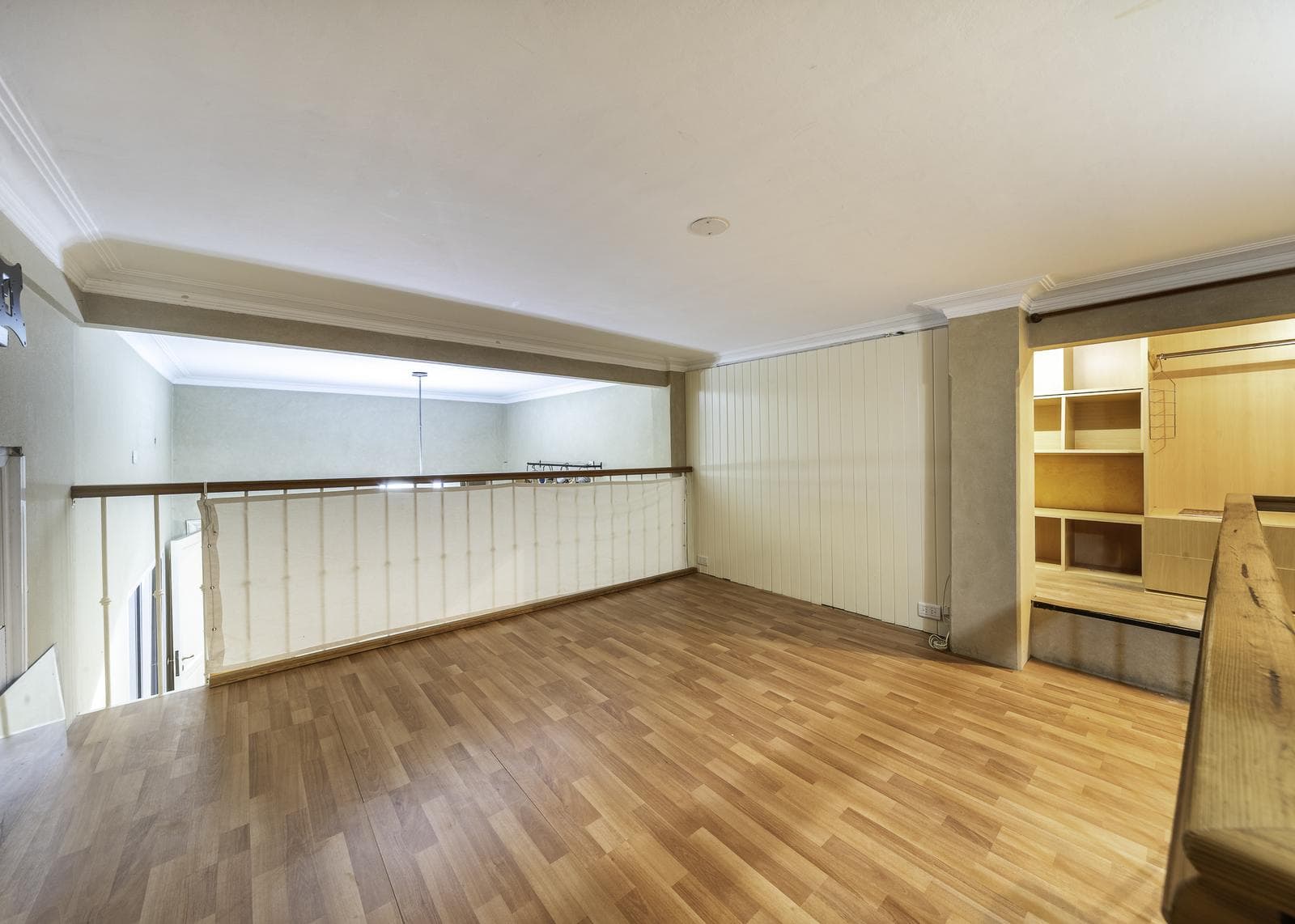 2-Room Apartment for Sale in Monserrat
