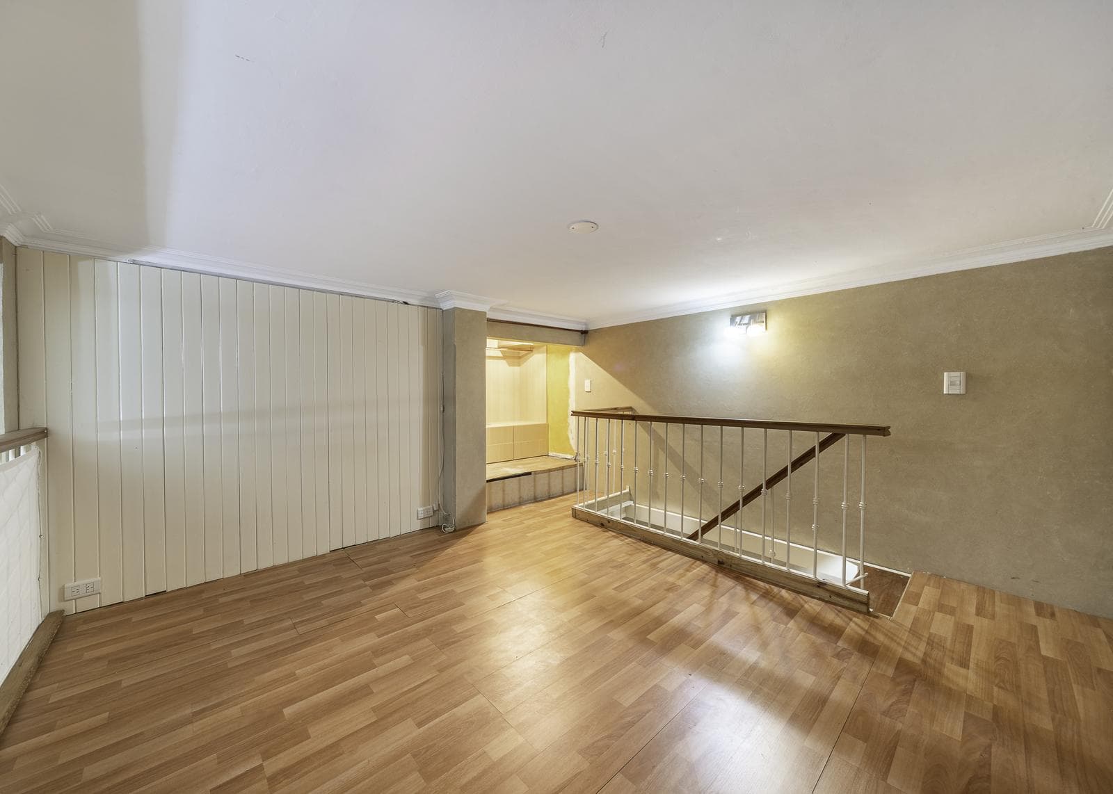 2-Room Apartment for Sale in Monserrat