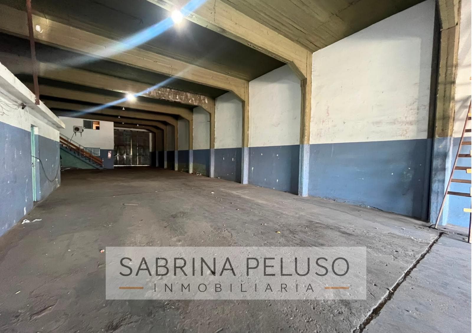 Warehouse in Moreno