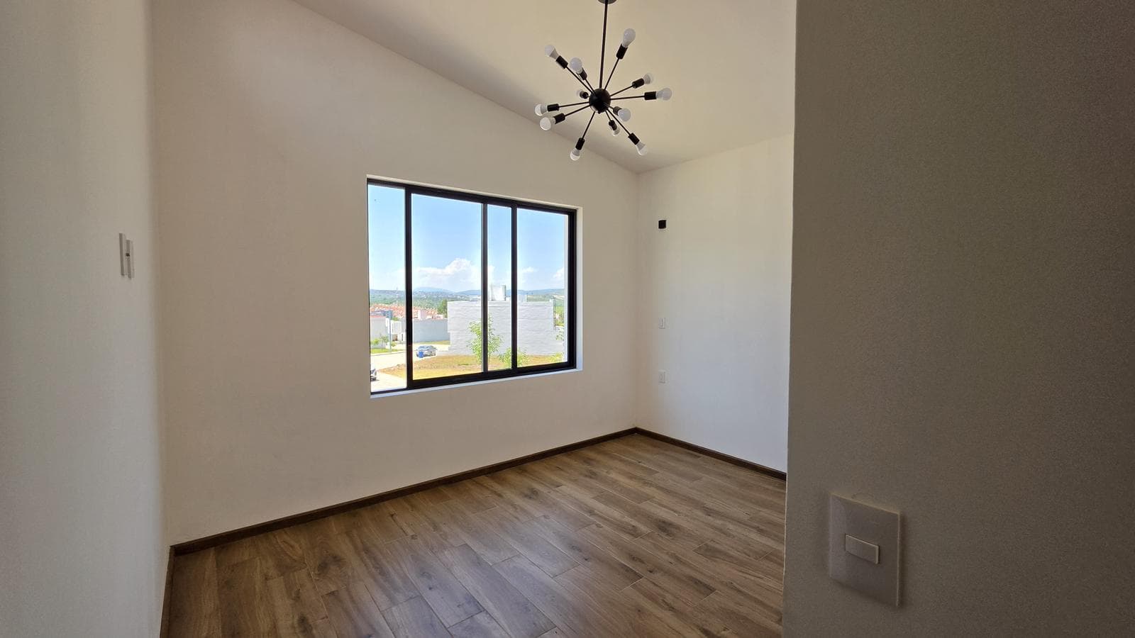 Casa venta Cañadas Tres Marías fraccionamiento privado con Lago y canchas multideportivas