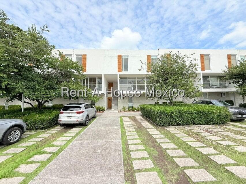 Townhouse Apartment for Rent in Santa Fe, Juriquilla - Querétaro