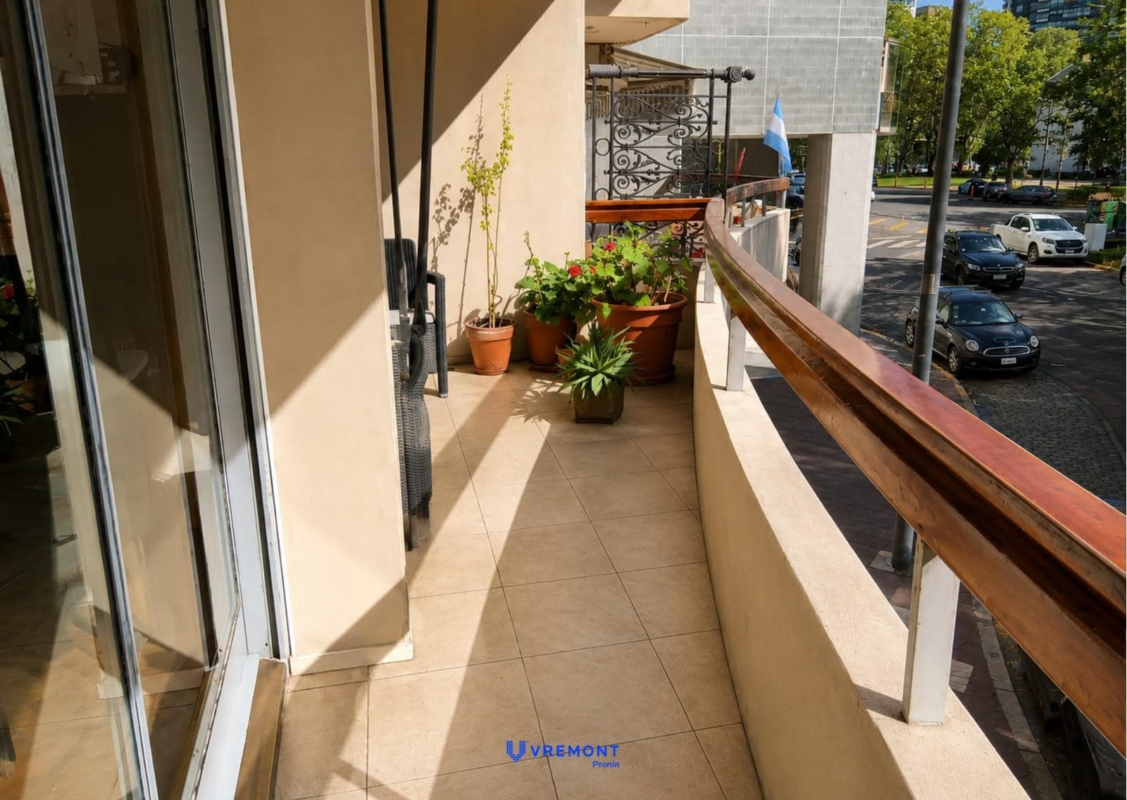 Palermo Chico: 4-Room House with Maid's Quarters and Patio