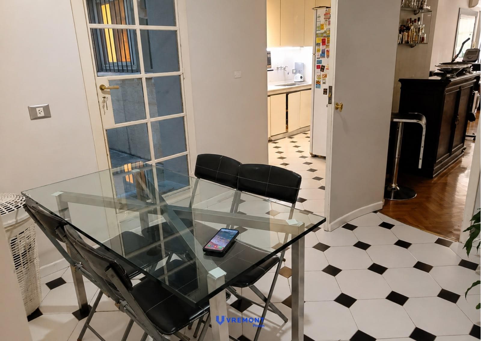 Palermo Chico: 4-Room House with Maid's Quarters and Patio