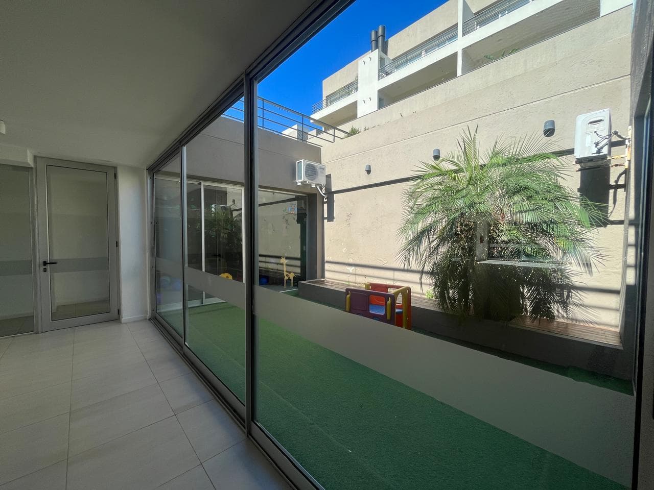 Apartment in Central Béccar, 2 rooms, with a balcony and barbecue, various amenities