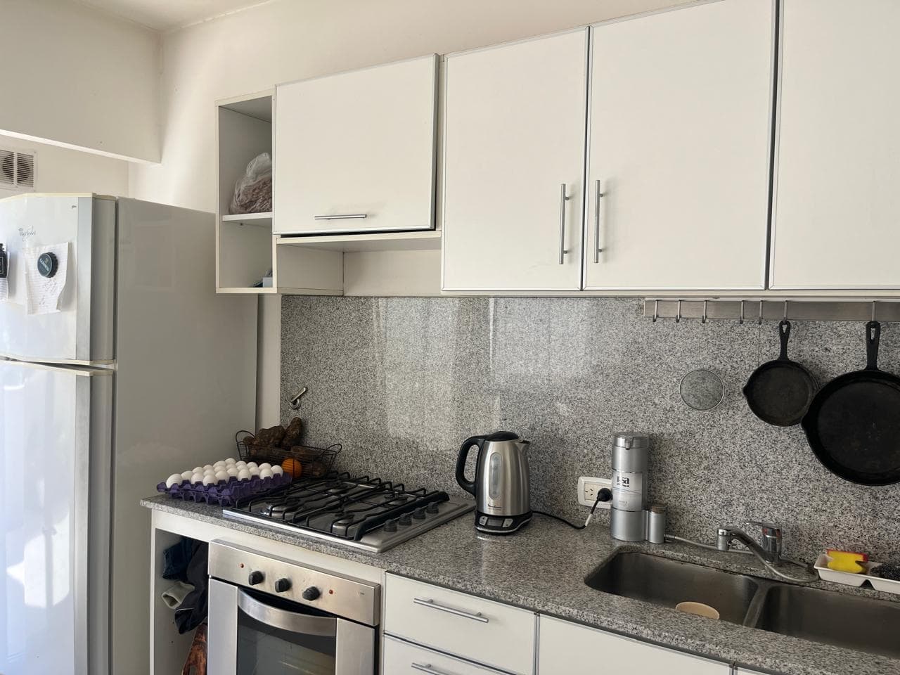 Apartment in Central Béccar, 2 rooms, with a balcony and barbecue, various amenities