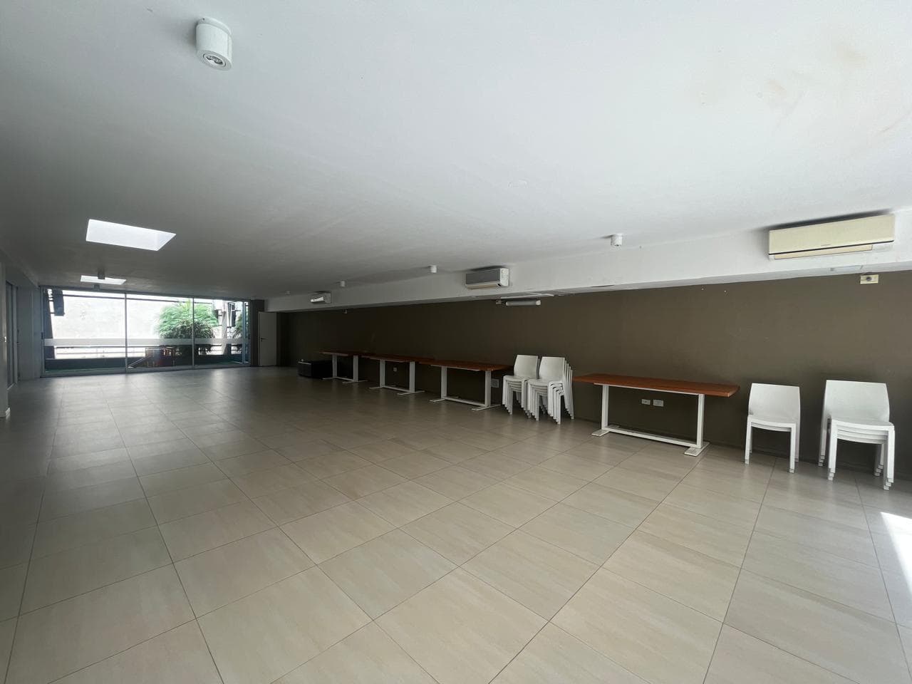 Apartment in Central Béccar, 2 rooms, with a balcony and barbecue, various amenities
