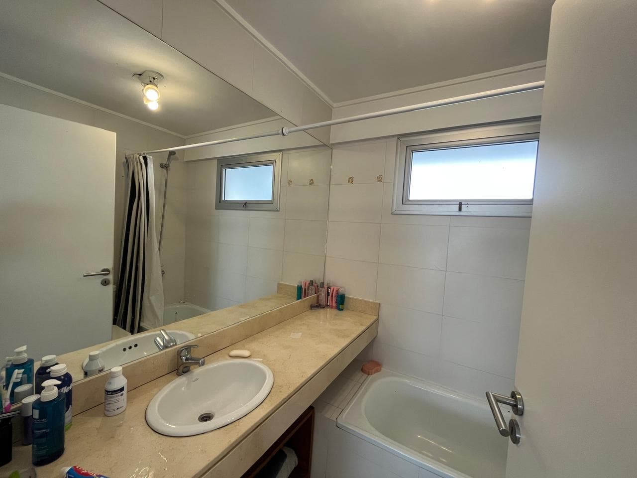 Apartment in Central Béccar, 2 rooms, with a balcony and barbecue, various amenities
