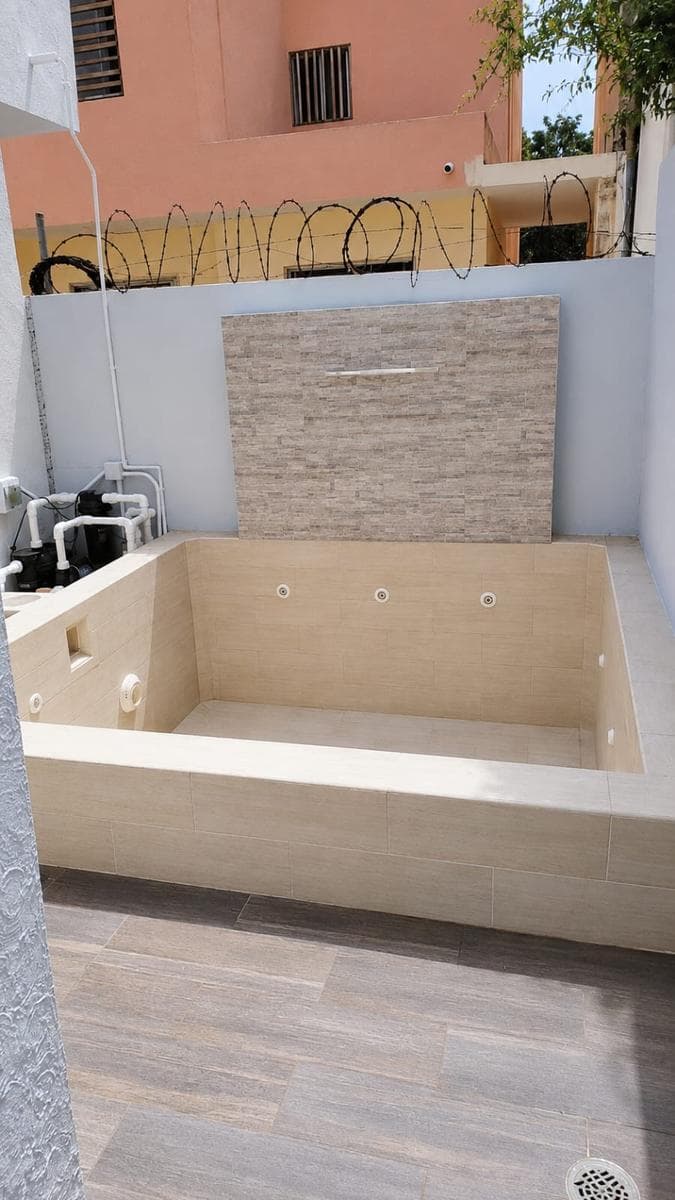 CASA EN RENTA JARDINES DEL SUR 1 AV 135 CANCUN ZONA SUR