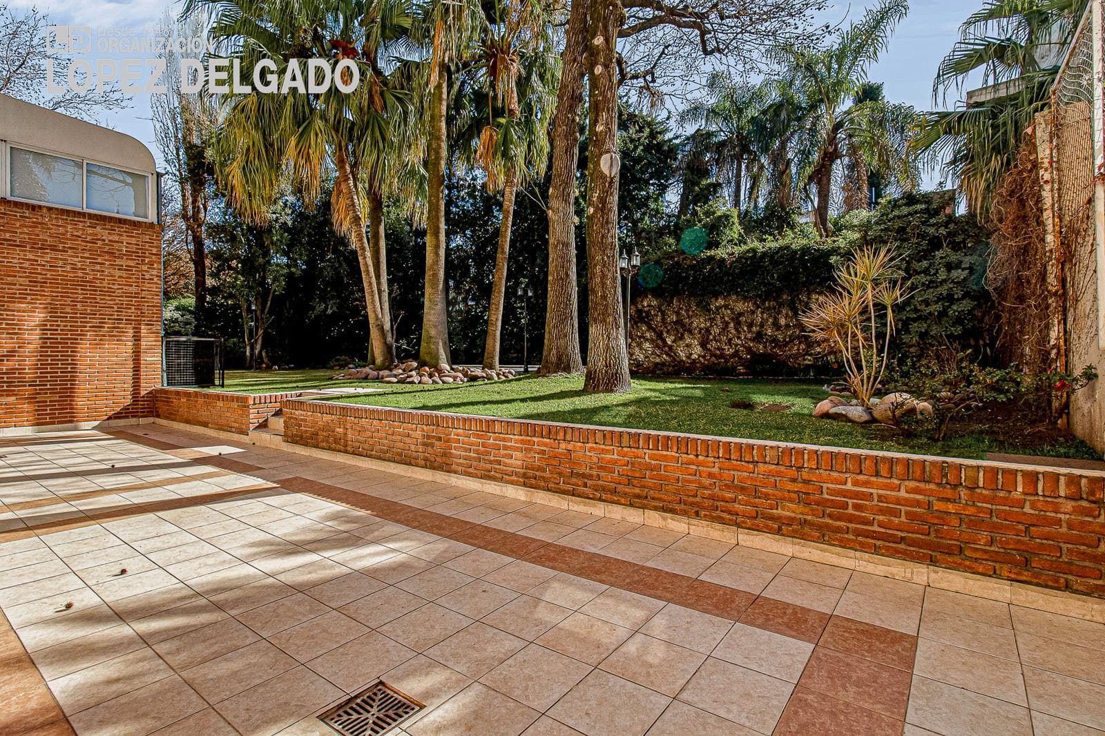 Exclusive 5-Bedroom Apartment with Service Quarter, 5 Parking Spaces, and a Pool | Iconic Building in Villa Devoto