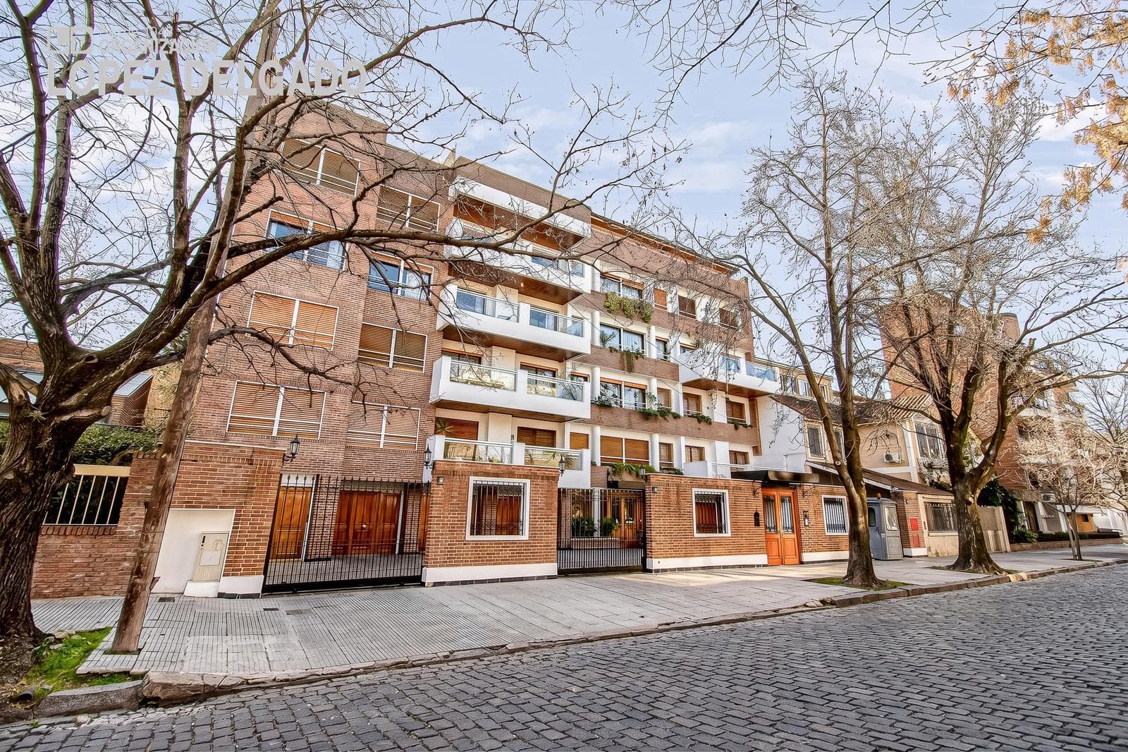 Exclusive 5-Bedroom Apartment with Service Quarter, 5 Parking Spaces, and a Pool | Iconic Building in Villa Devoto