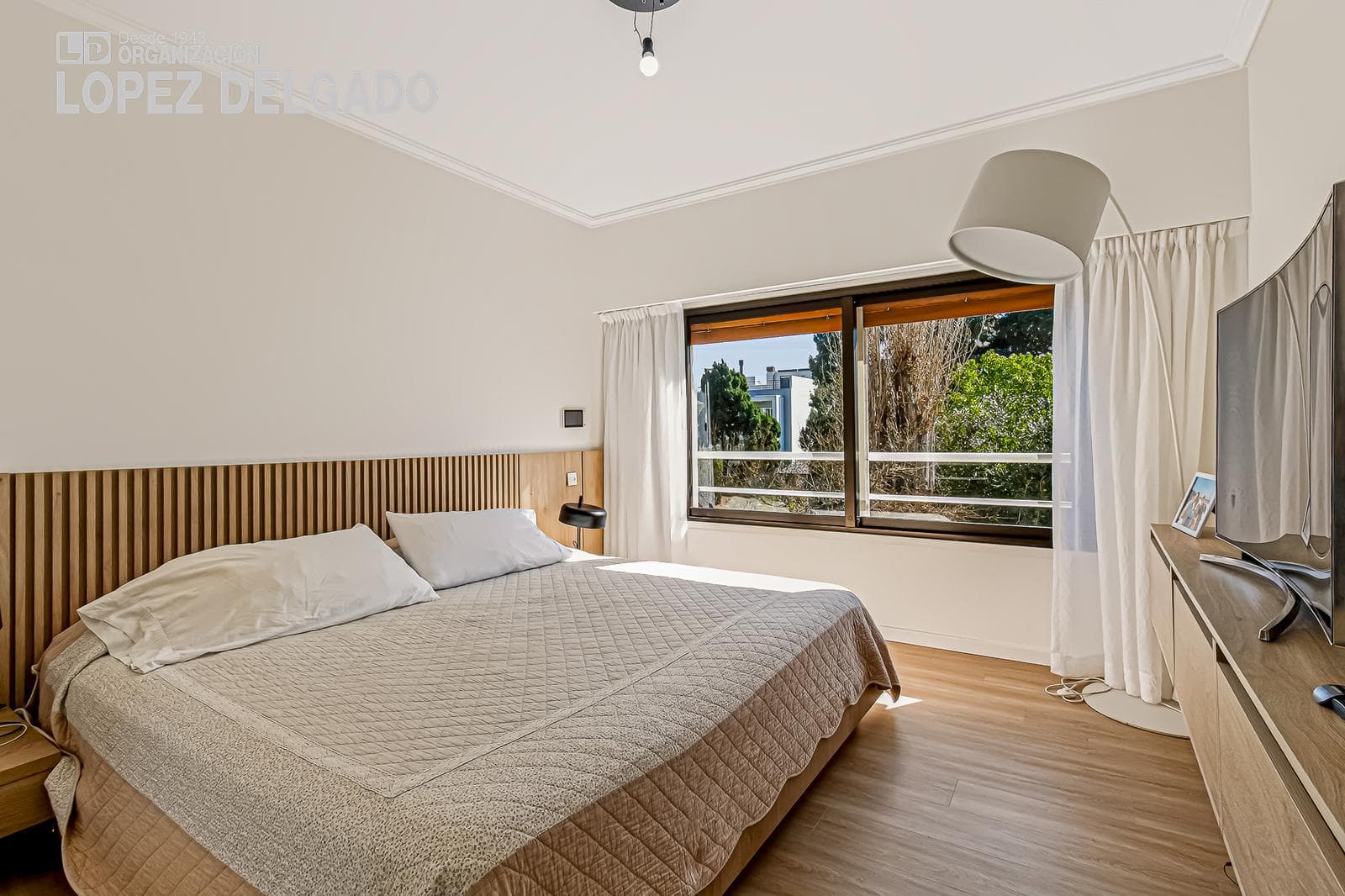 Exclusive 5-Bedroom Apartment with Service Quarter, 5 Parking Spaces, and a Pool | Iconic Building in Villa Devoto