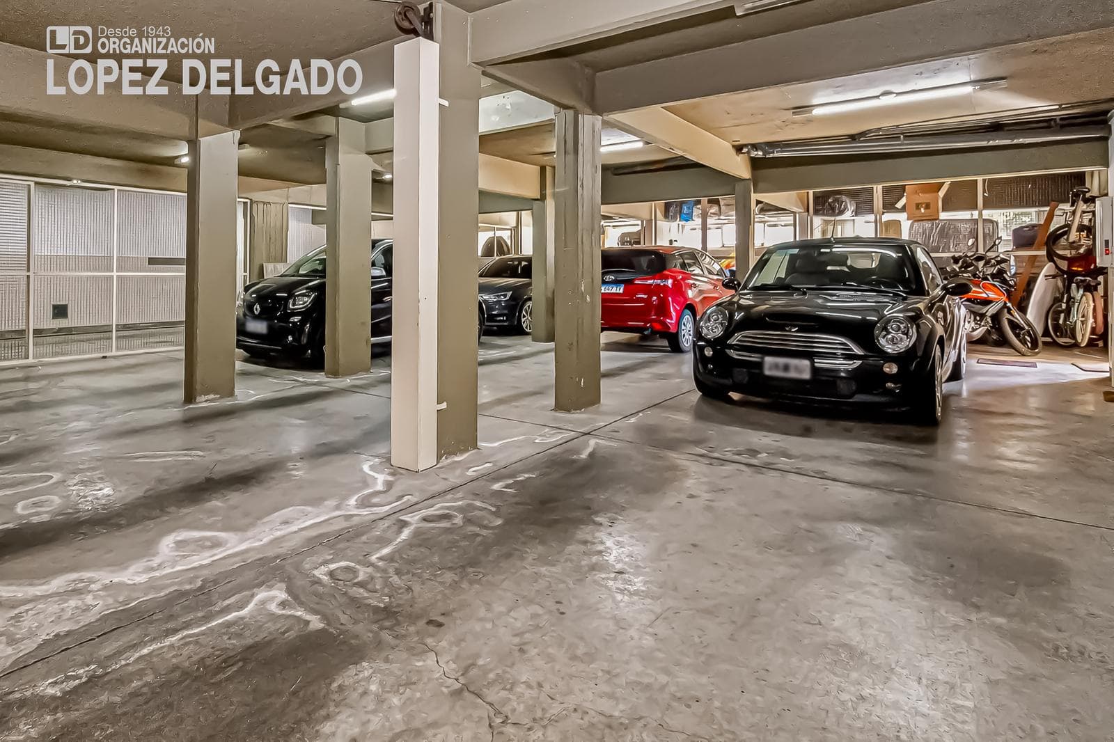 Exclusive 5-Bedroom Apartment with Service Quarter, 5 Parking Spaces, and a Pool | Iconic Building in Villa Devoto