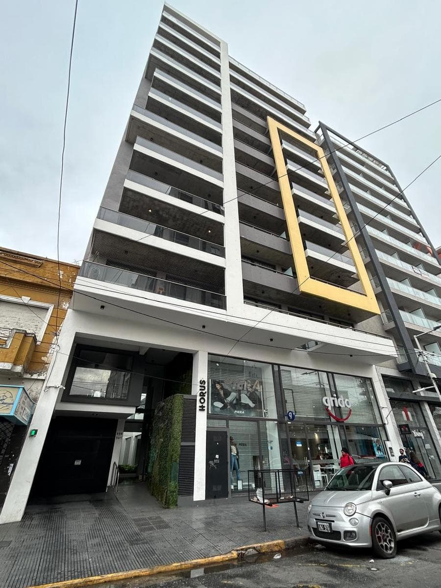 Departamento penthouse 5 ambientes con balcon, terraza y cochera en VENTA - Wilde Centro