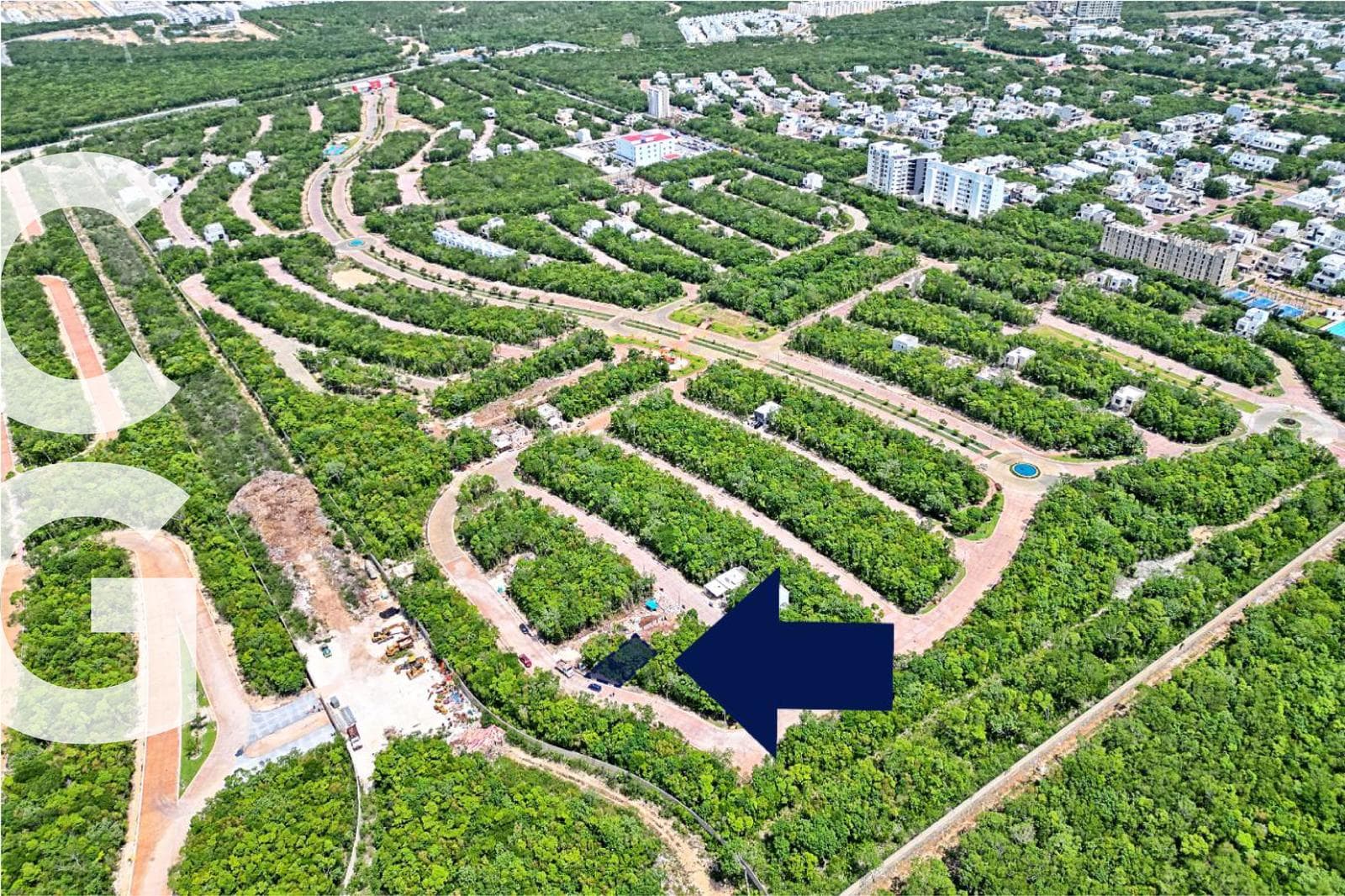 Land for Sale in Cancún in the Vía Cumbres Residential Complex, Next to the Green Area
