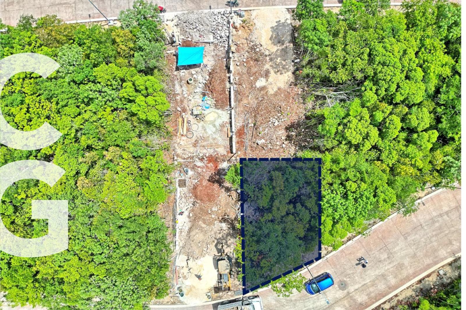 Land for Sale in Cancún in the Vía Cumbres Residential Complex, Next to the Green Area