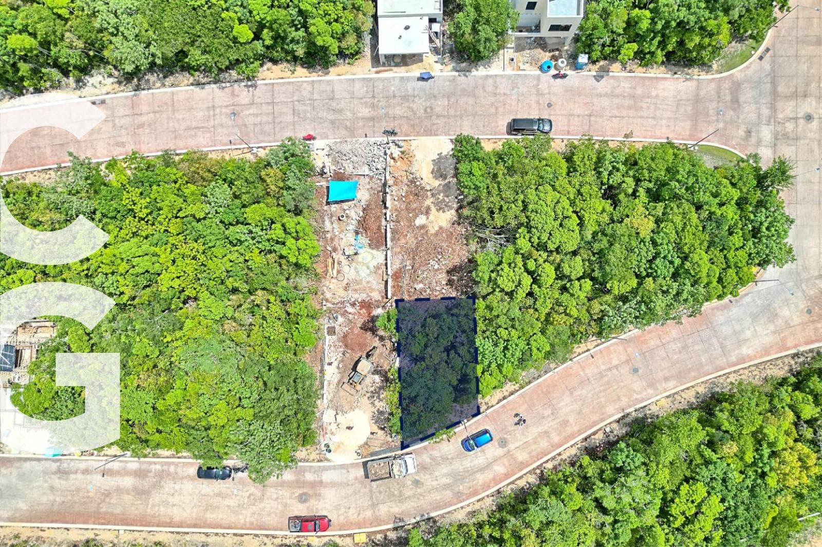 Land for Sale in Cancún in the Vía Cumbres Residential Complex, Next to the Green Area