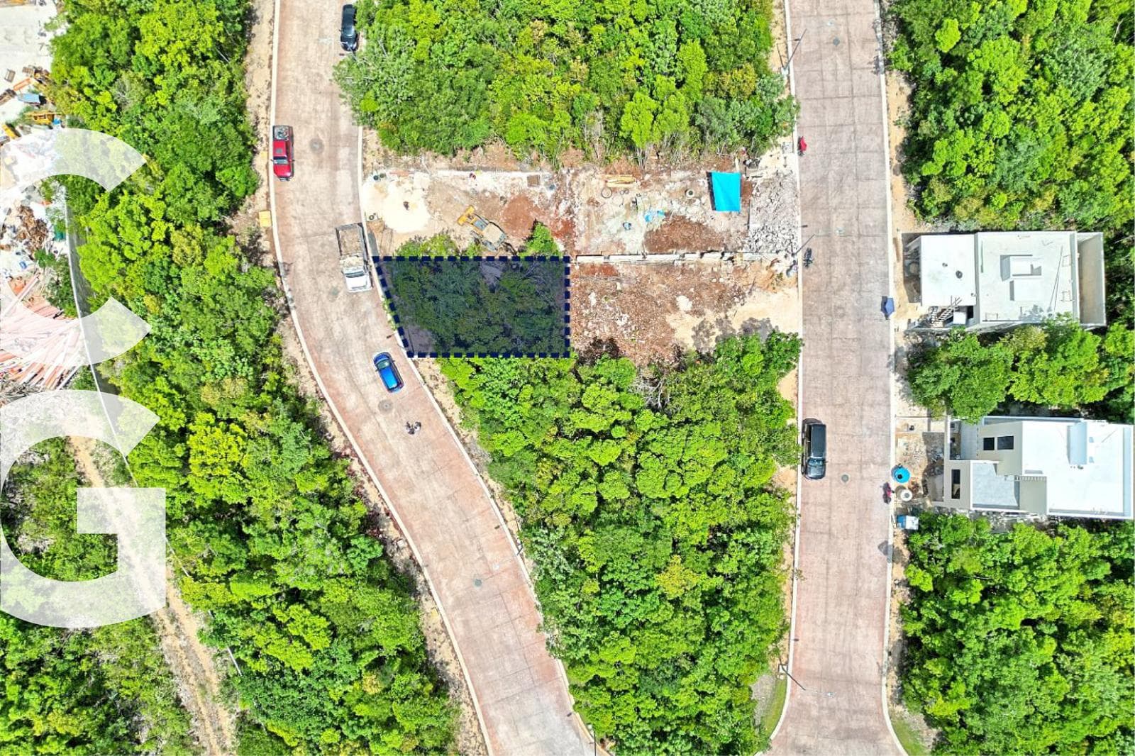 Land for Sale in Cancún in the Vía Cumbres Residential Complex, Next to the Green Area