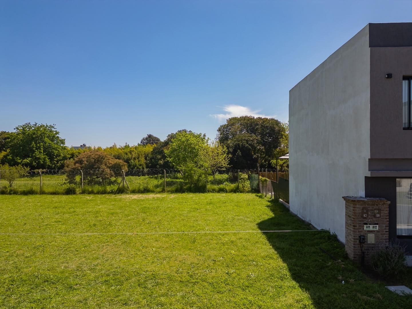 ONE-OF-A-KIND OPPORTUNITY: LOT FOR SALE IN THE FEDERICO PRIMERO GATED COMMUNITY - SOURIGUES, BERAZATEGUI