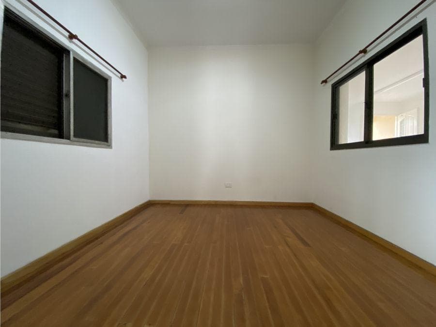 BULK SALE: 2 APARTMENTS AND A COMMERCIAL SPACE ON A PRIVATE LOT ON ISIDRO CASANOVA STREET