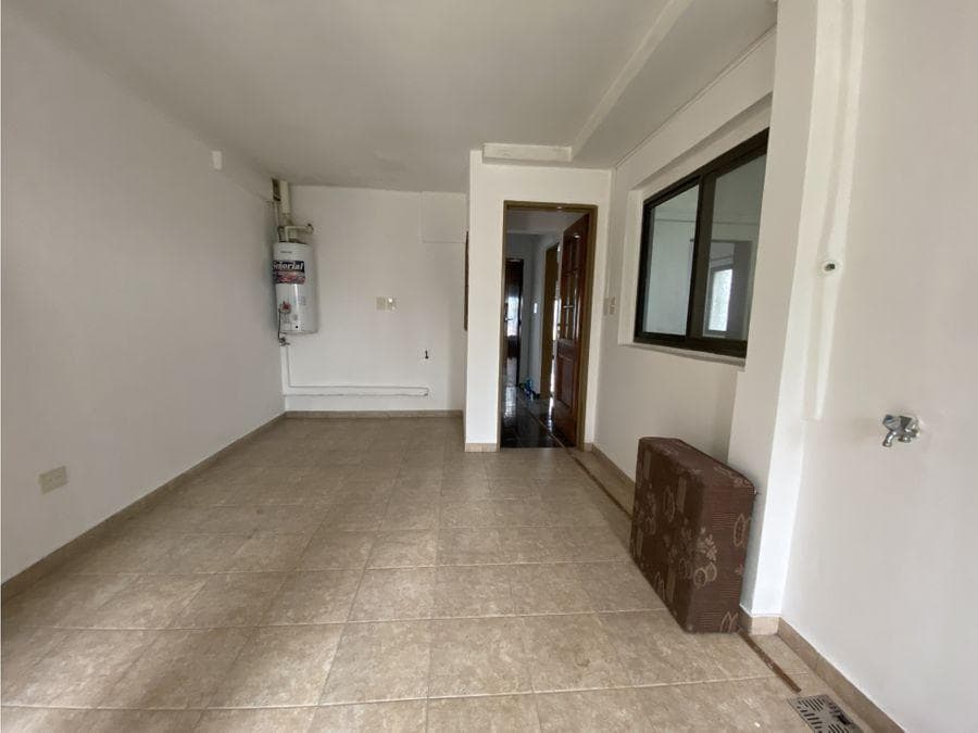 BULK SALE: 2 APARTMENTS AND A COMMERCIAL SPACE ON A PRIVATE LOT ON ISIDRO CASANOVA STREET
