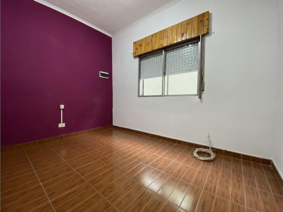 BULK SALE: 2 APARTMENTS AND A COMMERCIAL SPACE ON A PRIVATE LOT ON ISIDRO CASANOVA STREET