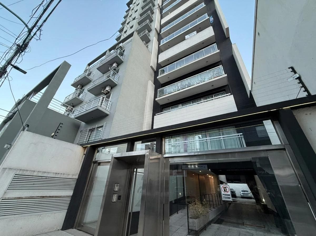 2-ROOM APARTMENT FOR SALE IN DOWNTOWN QUILMES
