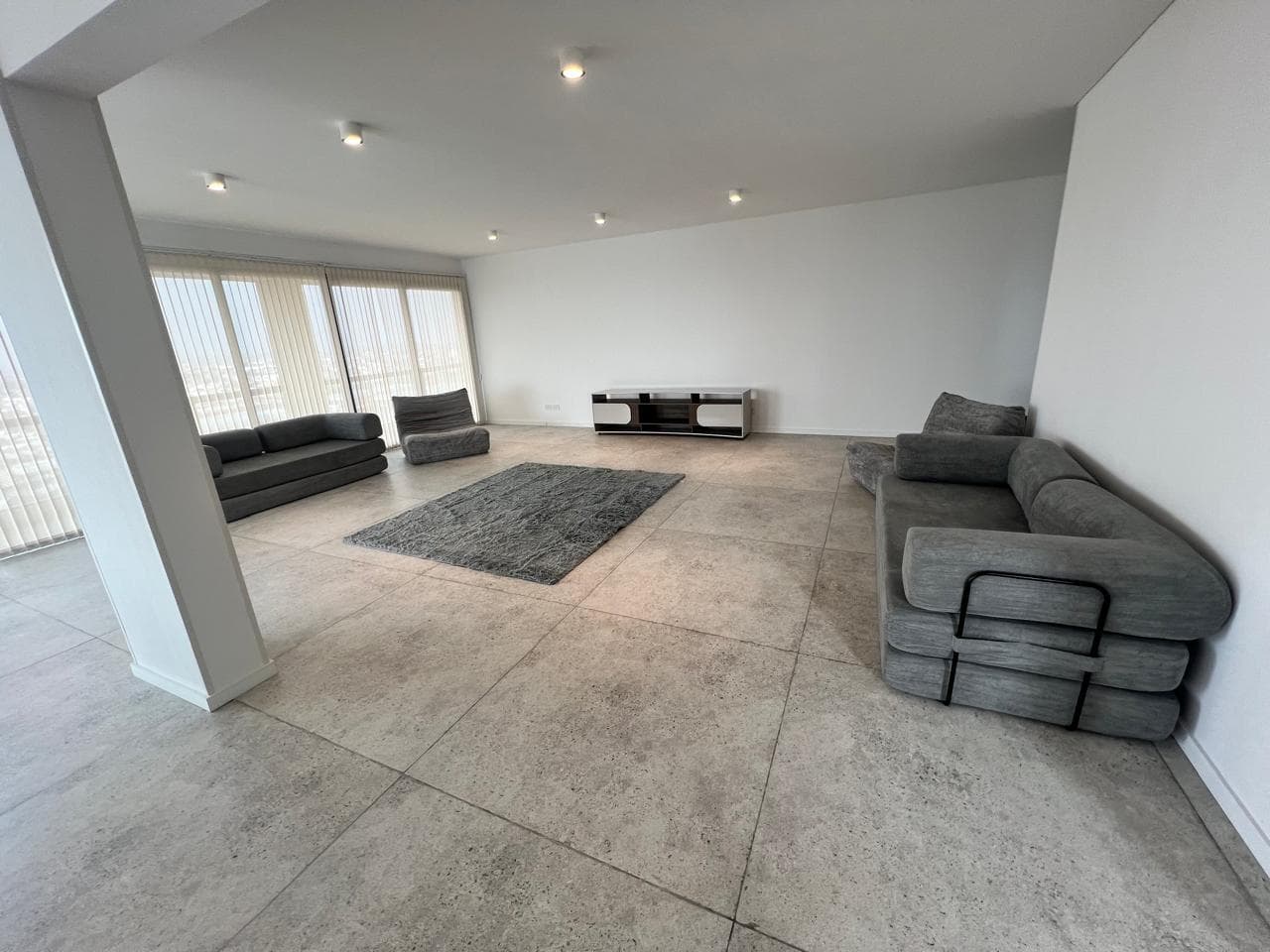 Brand-New Office Space for Rent, 2nd Floor, Suitable for Professional Use