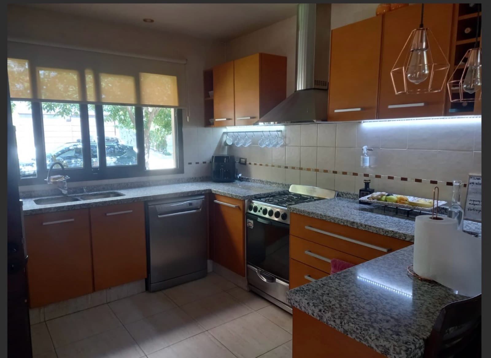 House - Luzuriaga