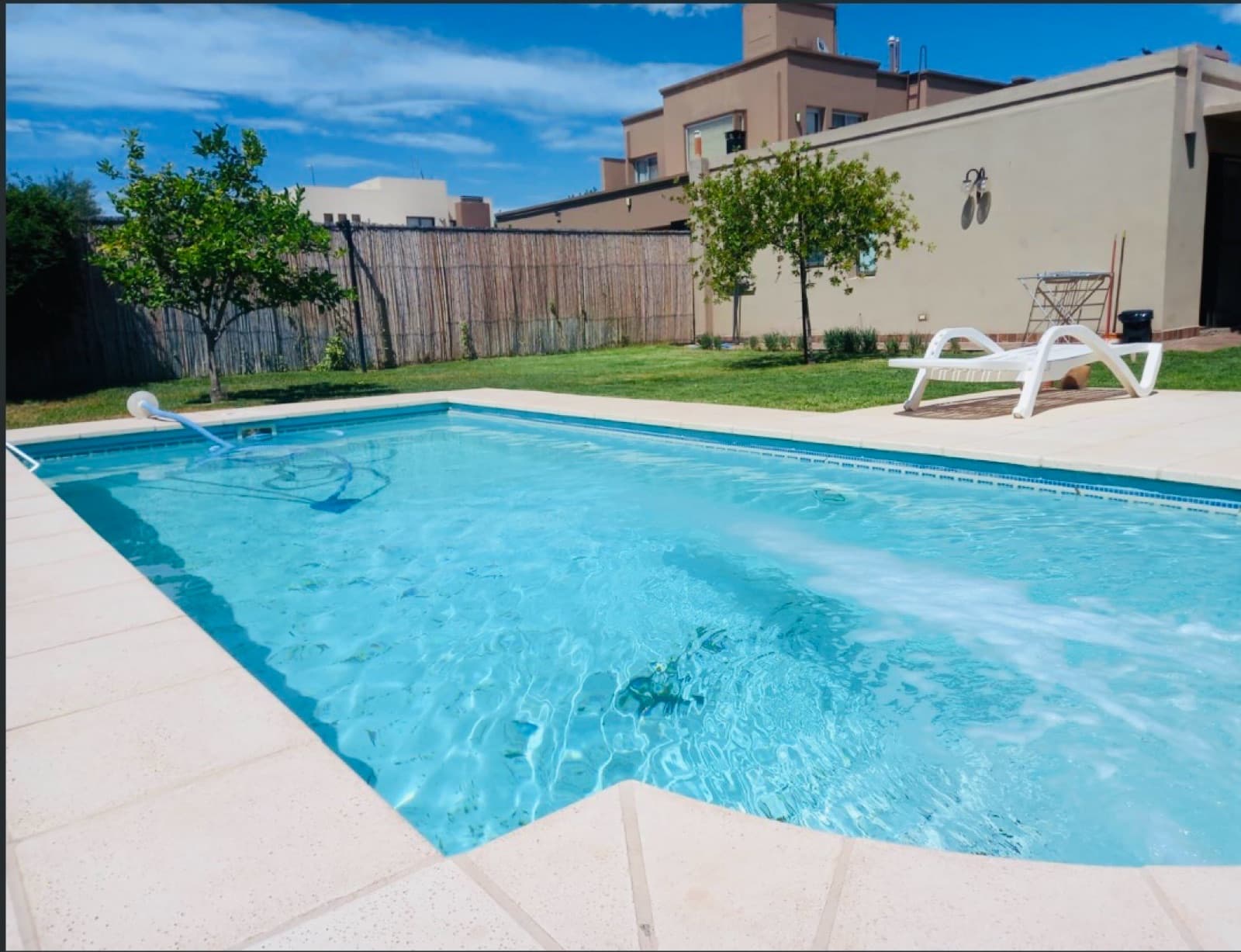 House - Luzuriaga