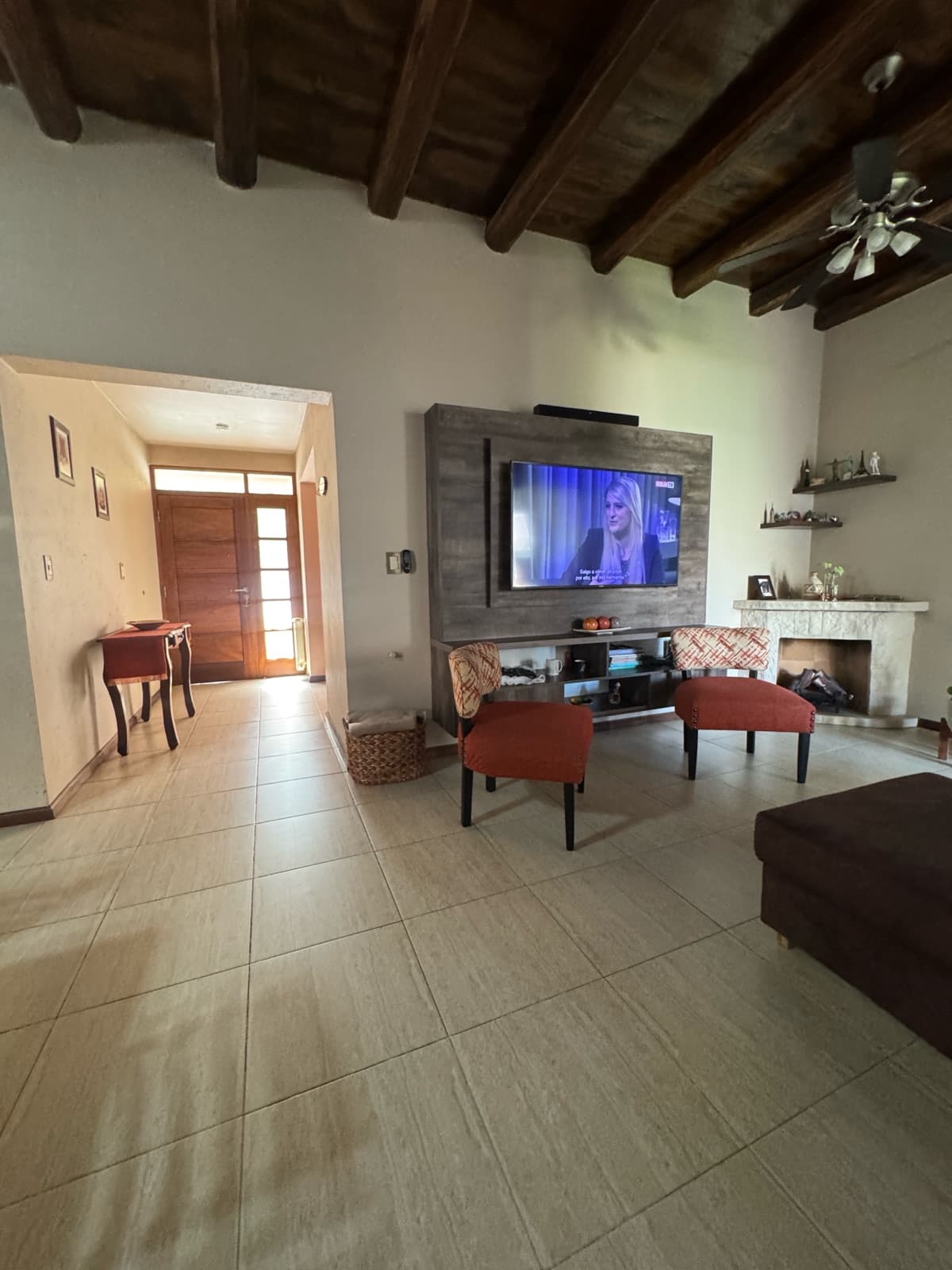 House - Luzuriaga