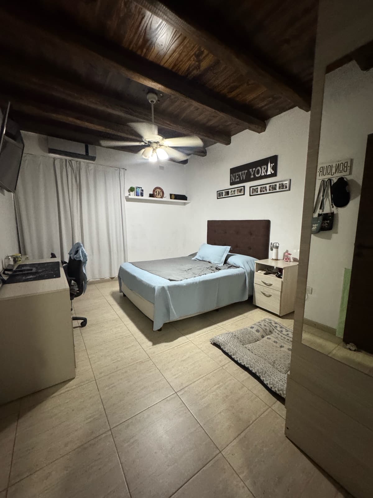 House - Luzuriaga