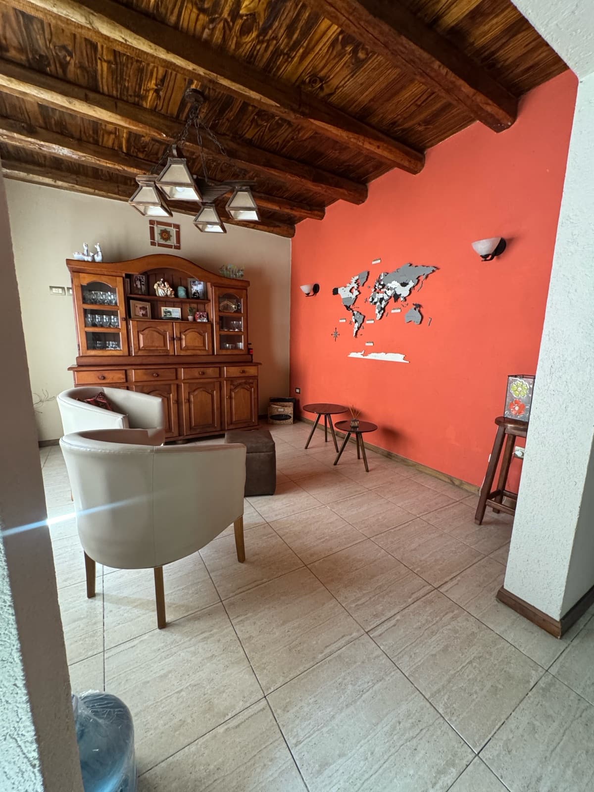 House - Luzuriaga