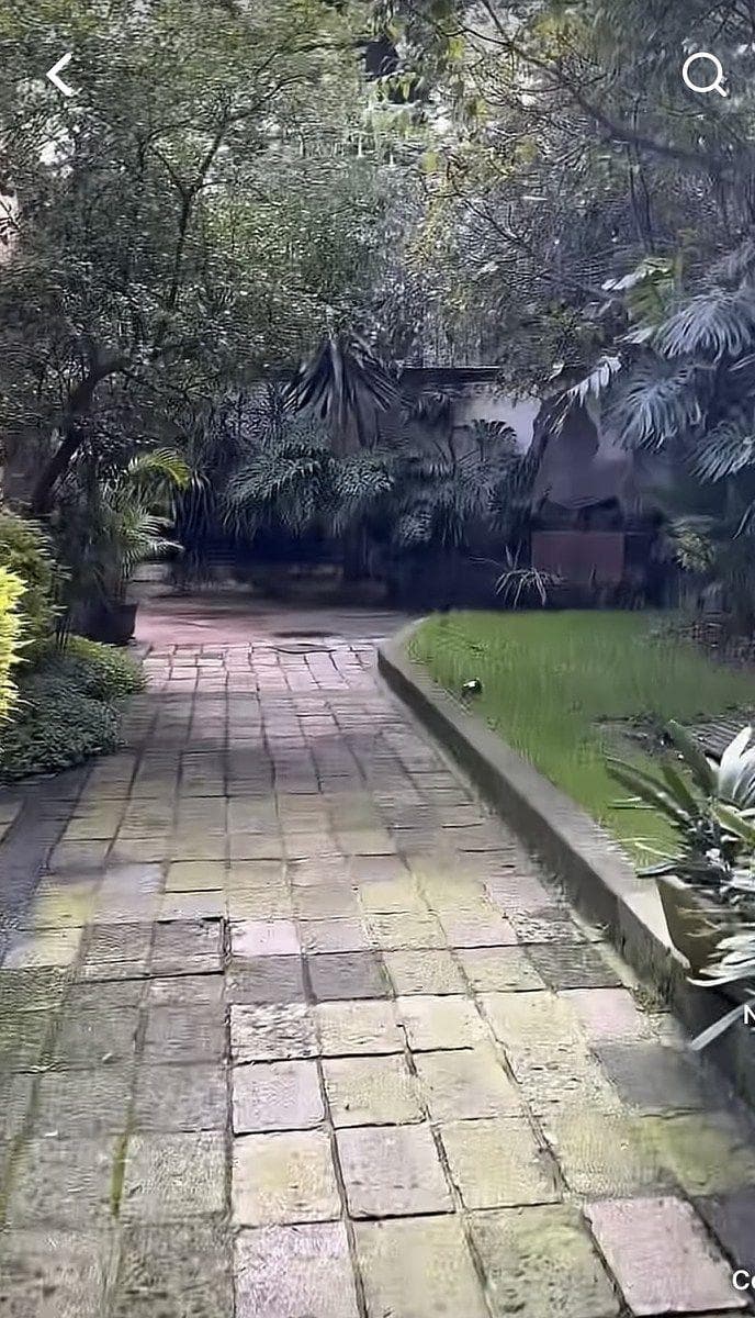 House with Zoning Permission in the La Concepción Neighborhood of Coyoacán, Featuring a Restaurant and Suites