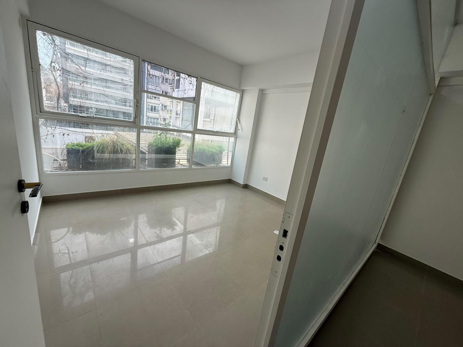 ONE-ROOM OFFICE OR PRACTICE FOR SALE WITH GARAGE IN BELGRANO