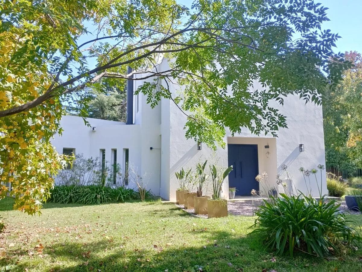 House for Sale: 6 Rooms, Golf Club Argentino Neighborhood, Pilar