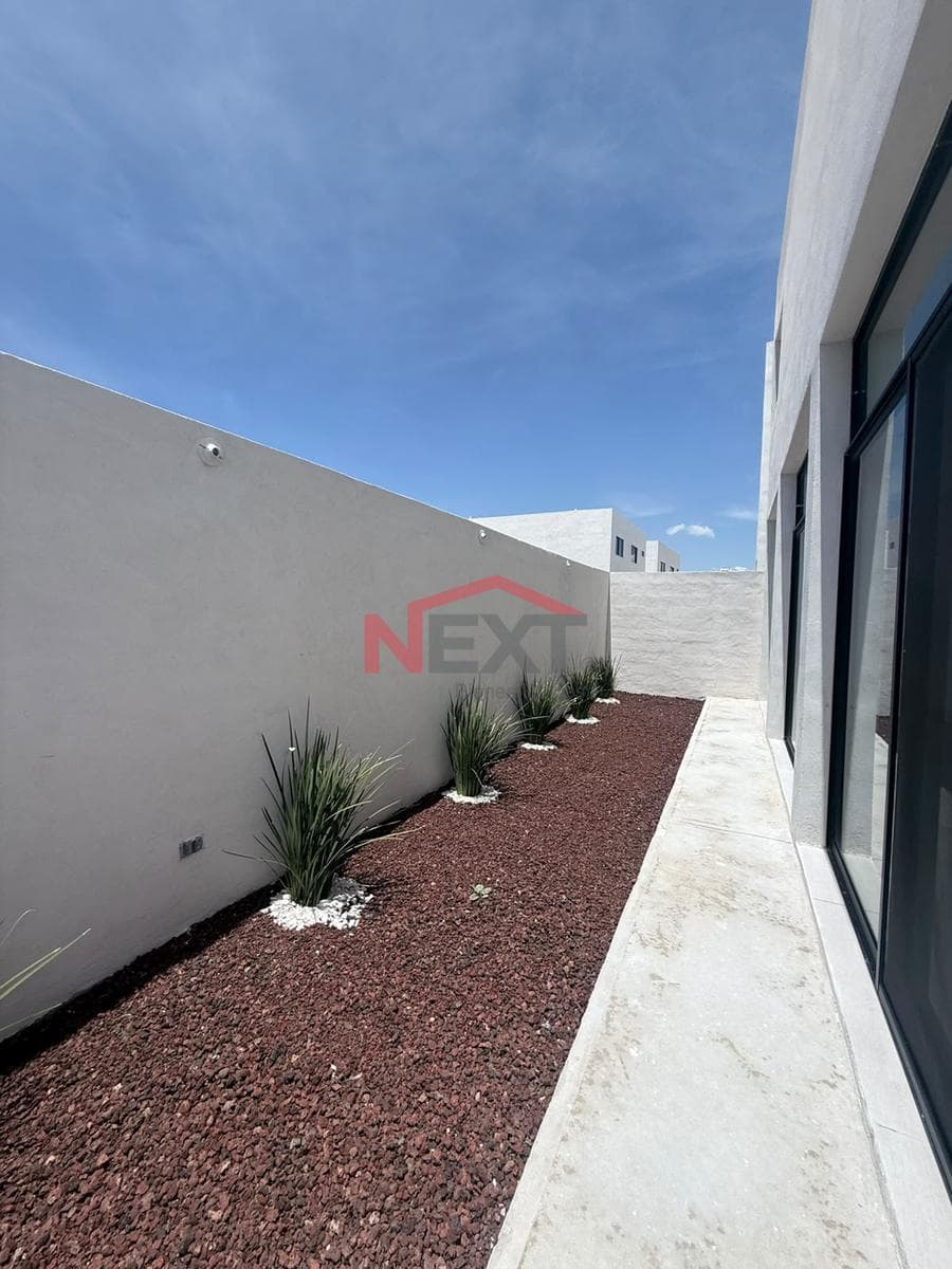 House for Sale in SETERRA Residential Complex, Includes Kitchen and Walk-in Closets