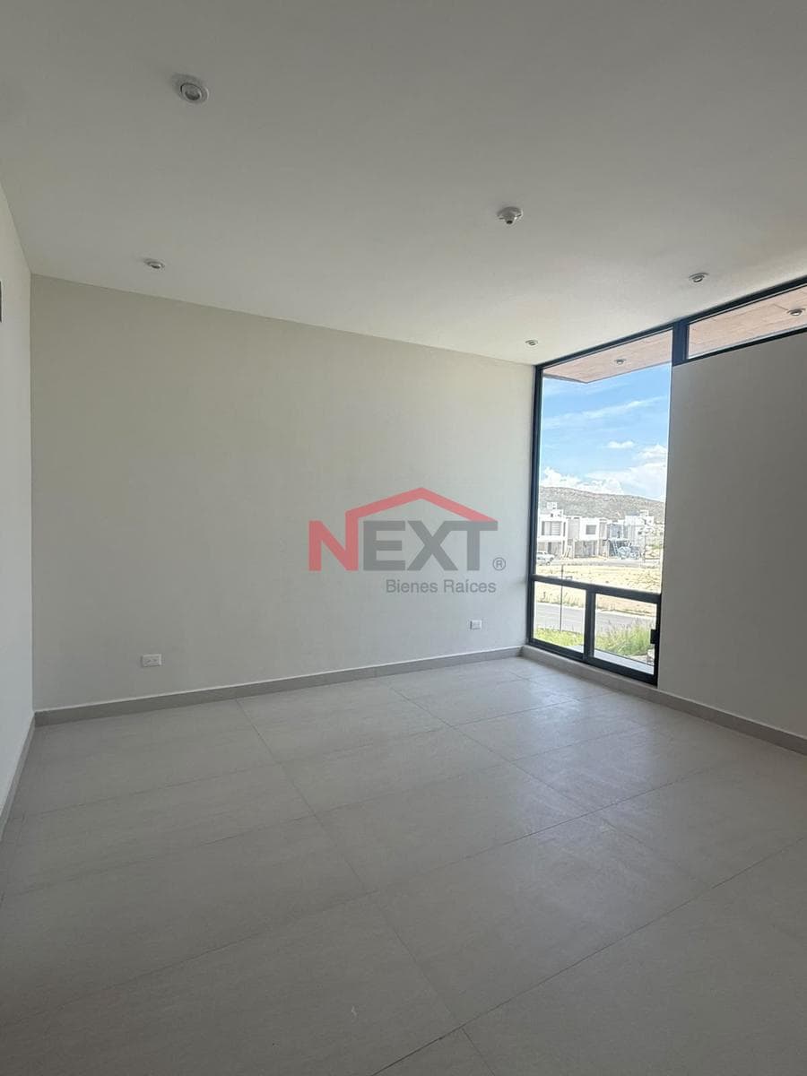 House for Sale in SETERRA Residential Complex, Includes Kitchen and Walk-in Closets