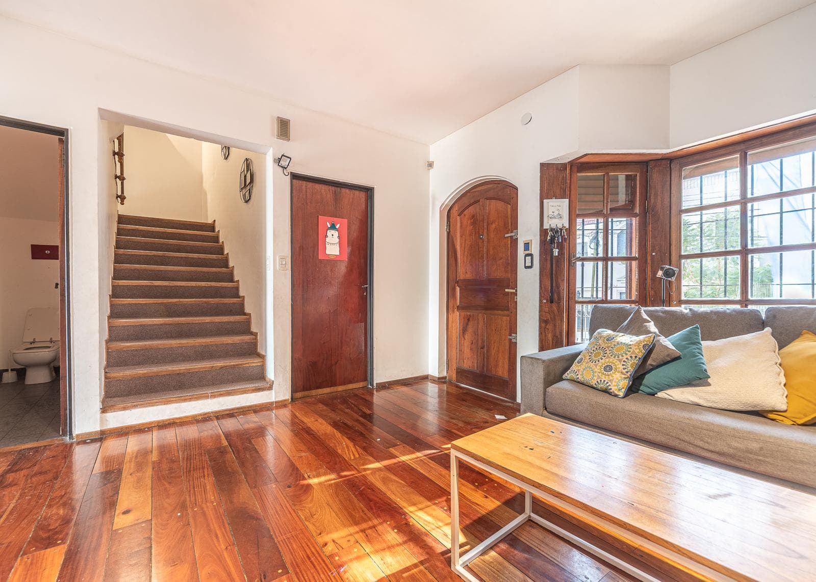 Villa for Sale in Belgrano R | Private Lot, Garden, and Double Garage
