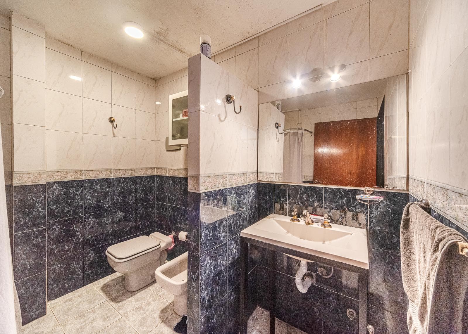 Villa for Sale in Belgrano R | Private Lot, Garden, and Double Garage