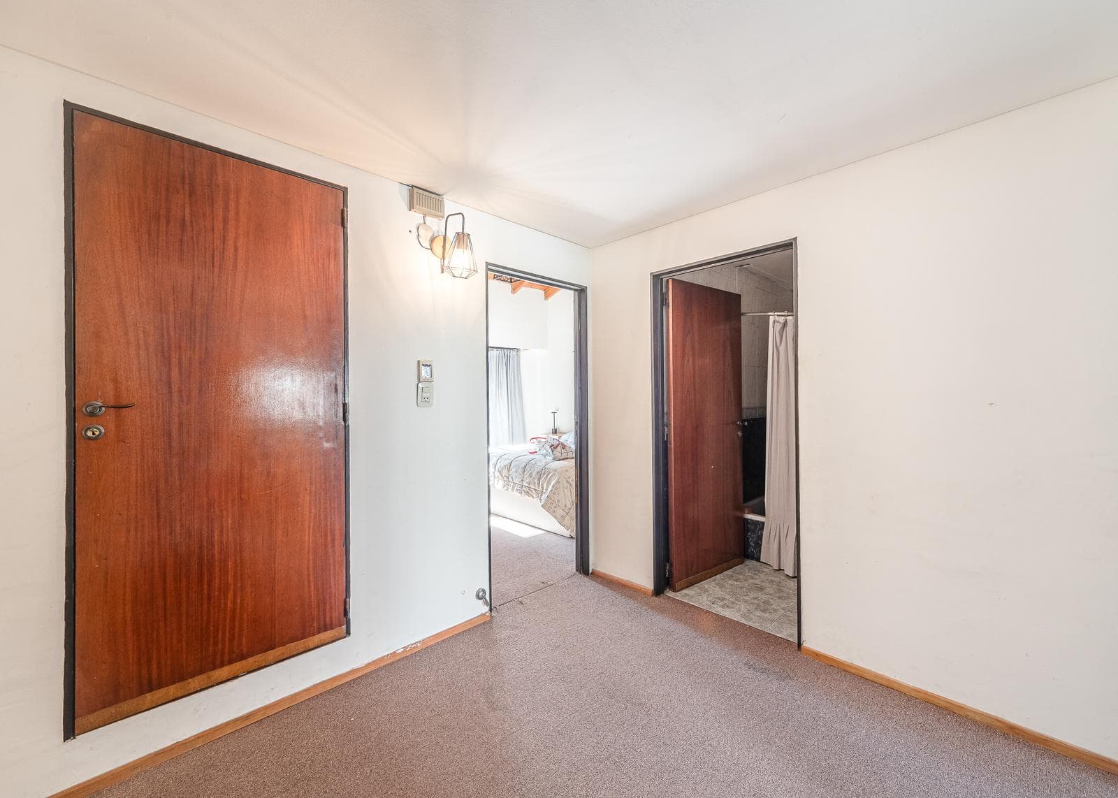 Villa for Sale in Belgrano R | Private Lot, Garden, and Double Garage