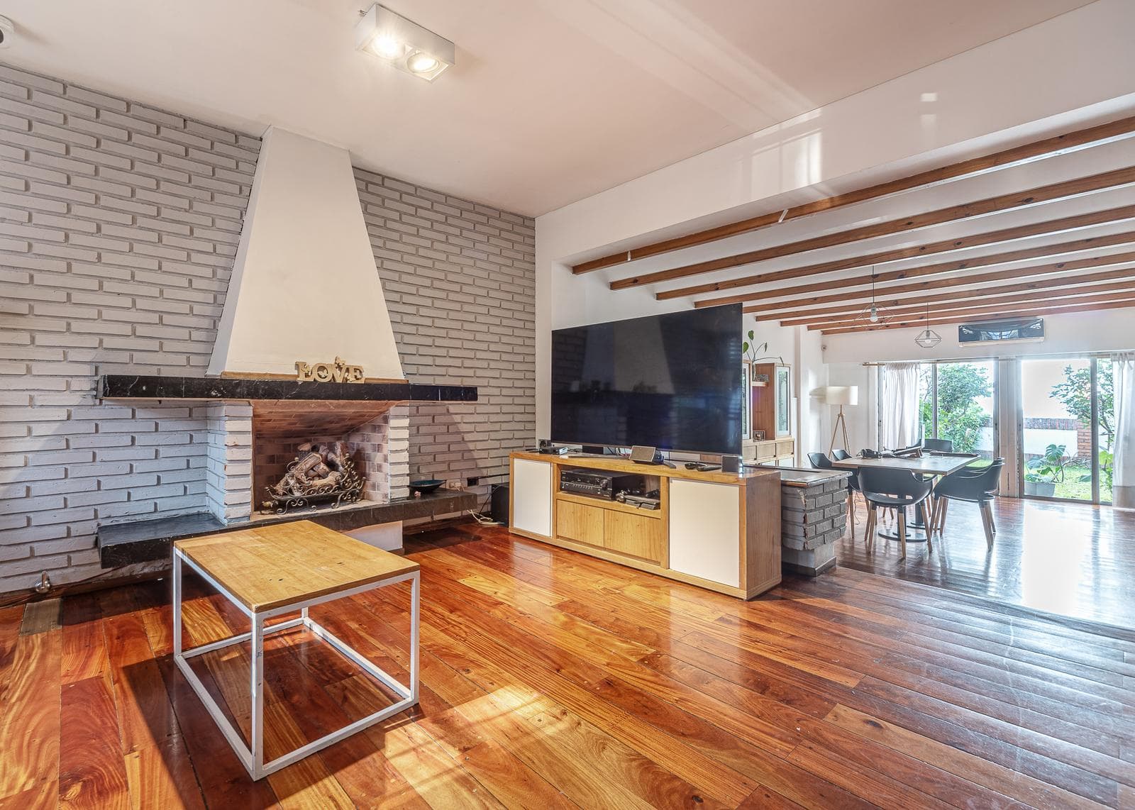 Villa for Sale in Belgrano R | Private Lot, Garden, and Double Garage