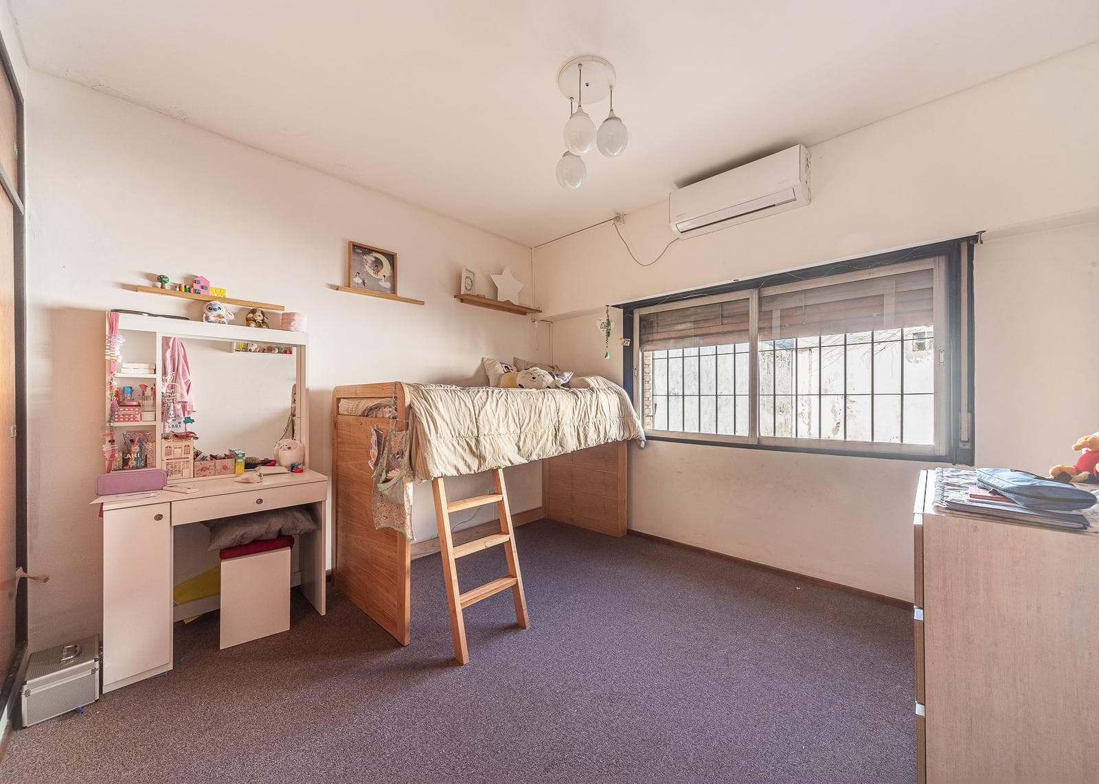 Villa for Sale in Belgrano R | Private Lot, Garden, and Double Garage