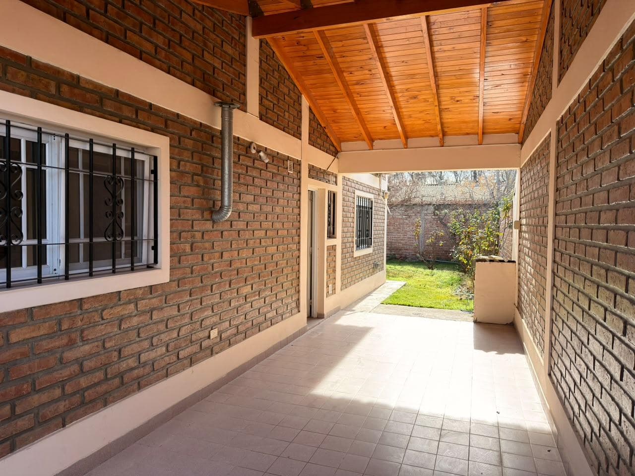 For Sale | 3-Bedroom House | Financing Available | Hunter Neighborhood | Plottier