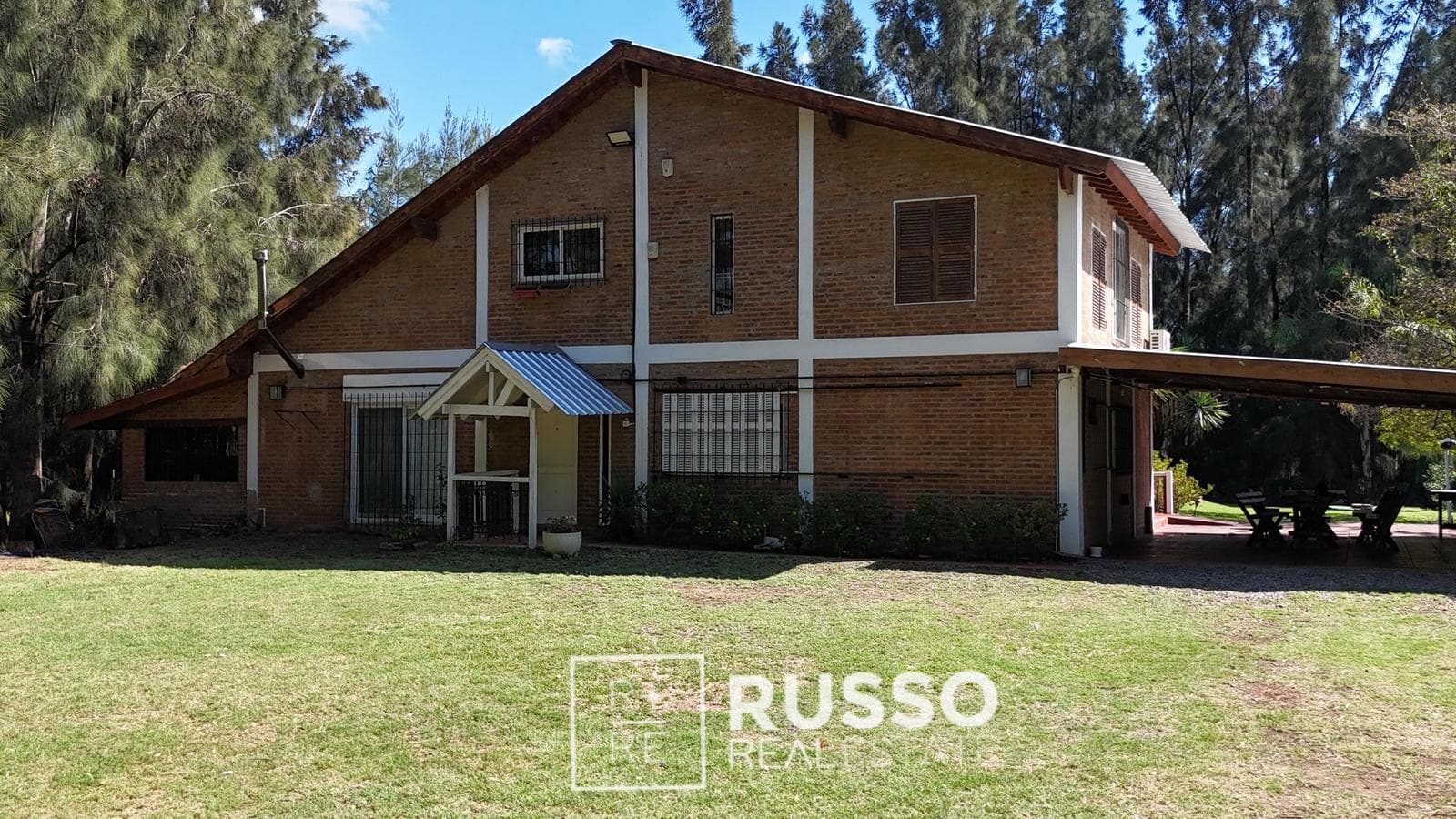 COUNTRY HOUSE FOR SALE WITH SWIMMING POOL AND GUEST HOUSE - ING. MASCHWITZ
