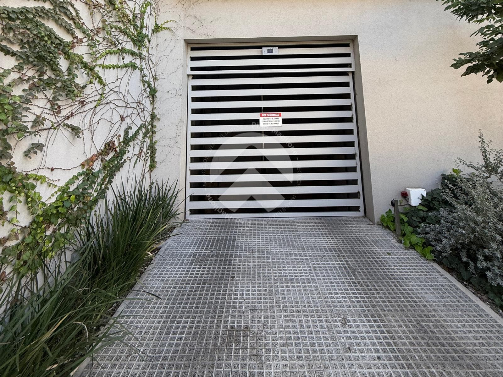 Covered Garage - San Jeronimo Ed. 75