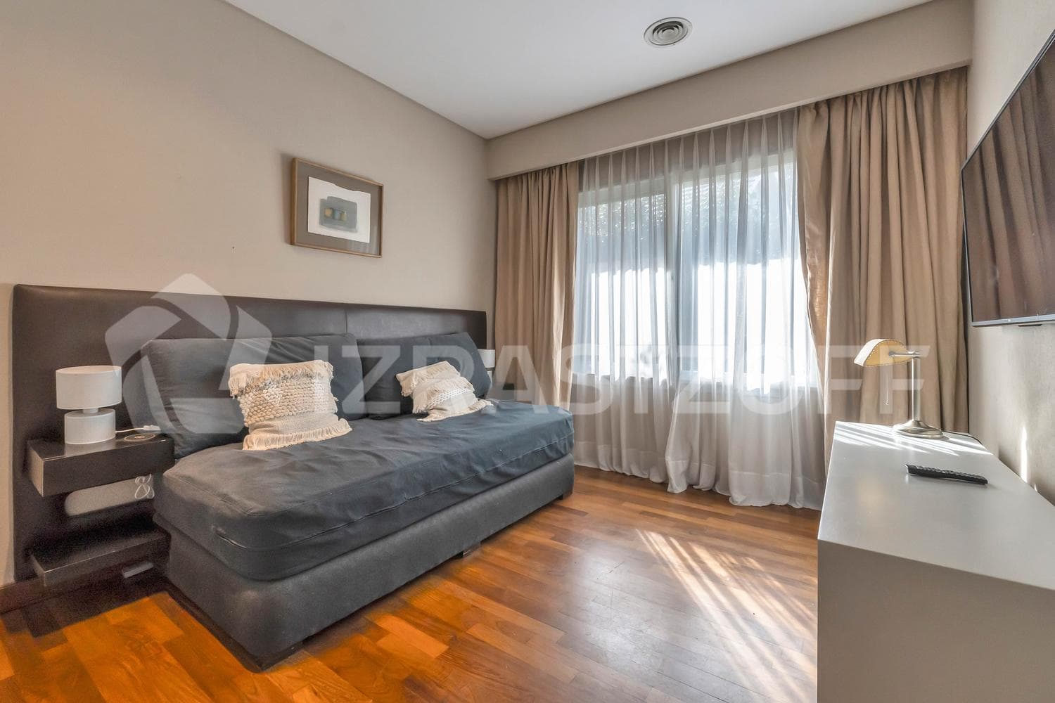 House for sale in Los Lagartos CC with 5 bedrooms and a view of the golf course