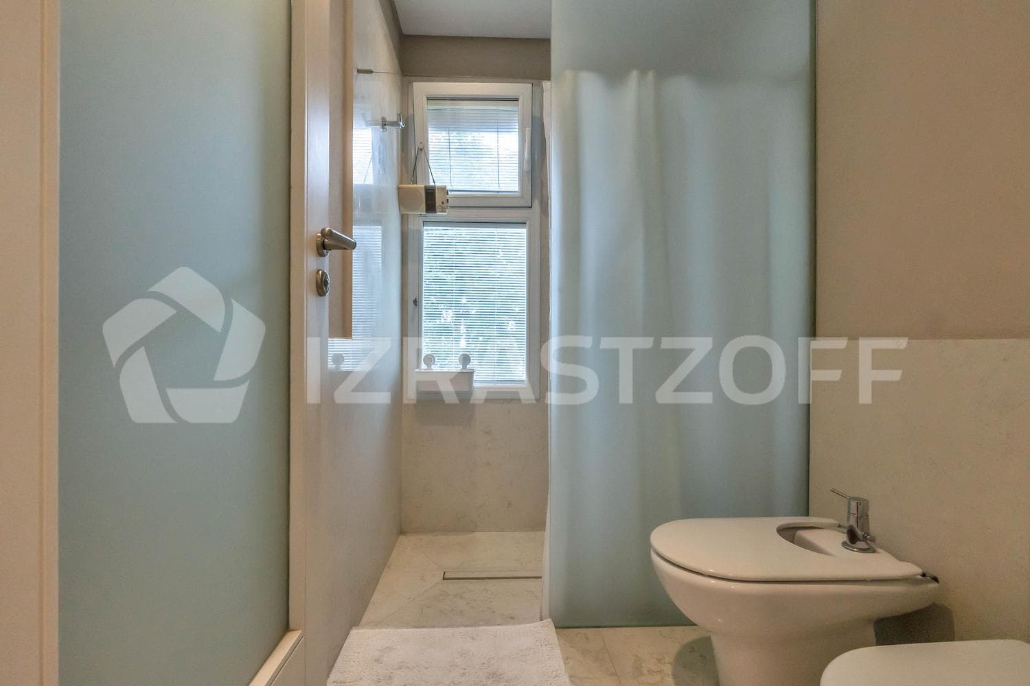 House for sale in Los Lagartos CC with 5 bedrooms and a view of the golf course