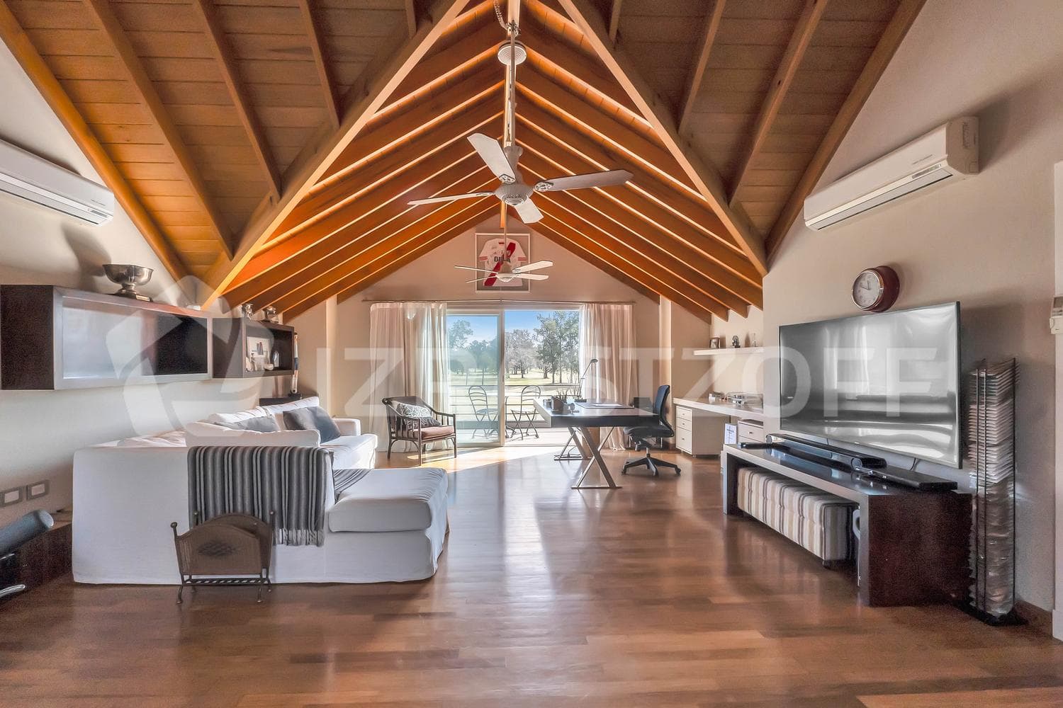 House for sale in Los Lagartos CC with 5 bedrooms and a view of the golf course