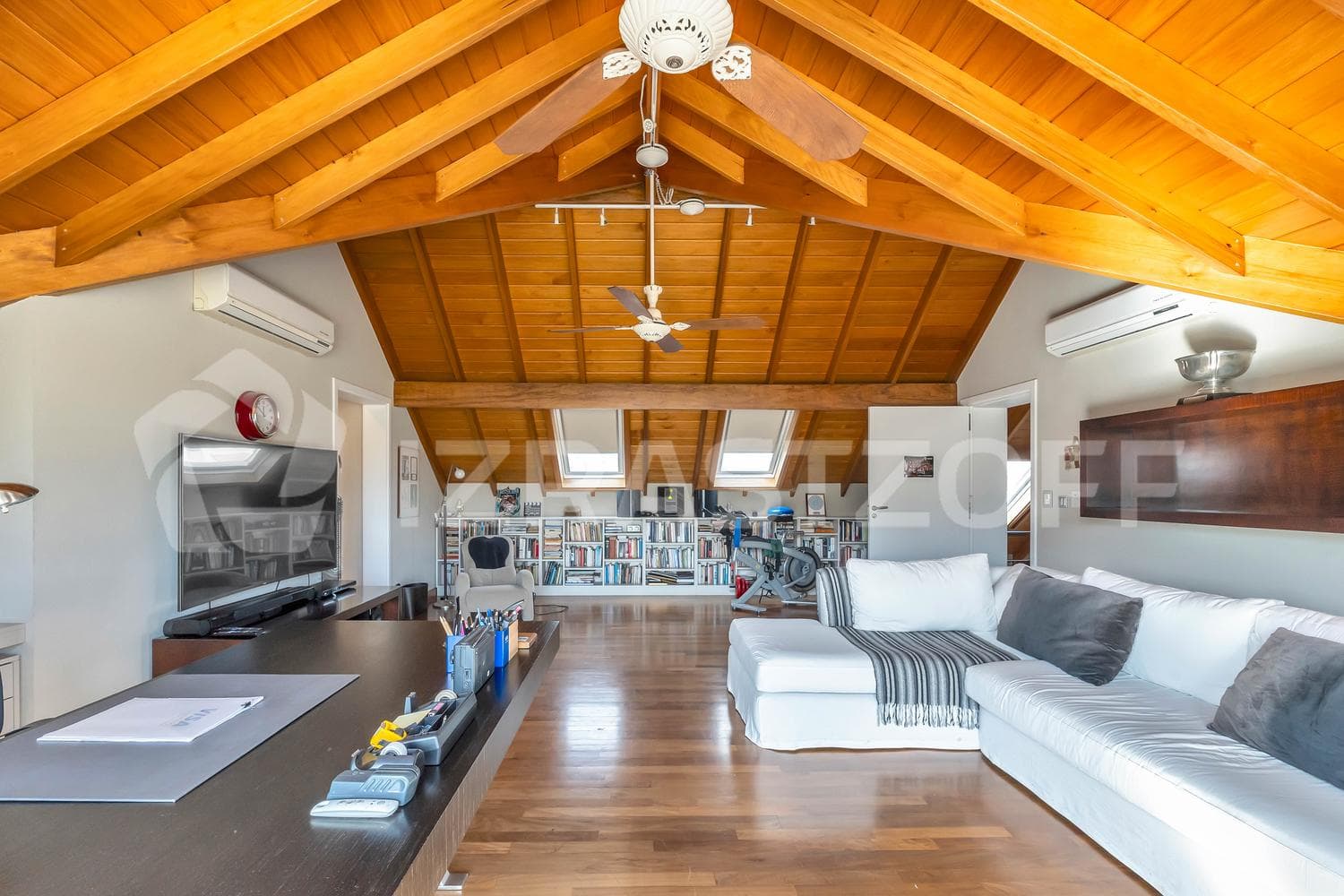 House for sale in Los Lagartos CC with 5 bedrooms and a view of the golf course